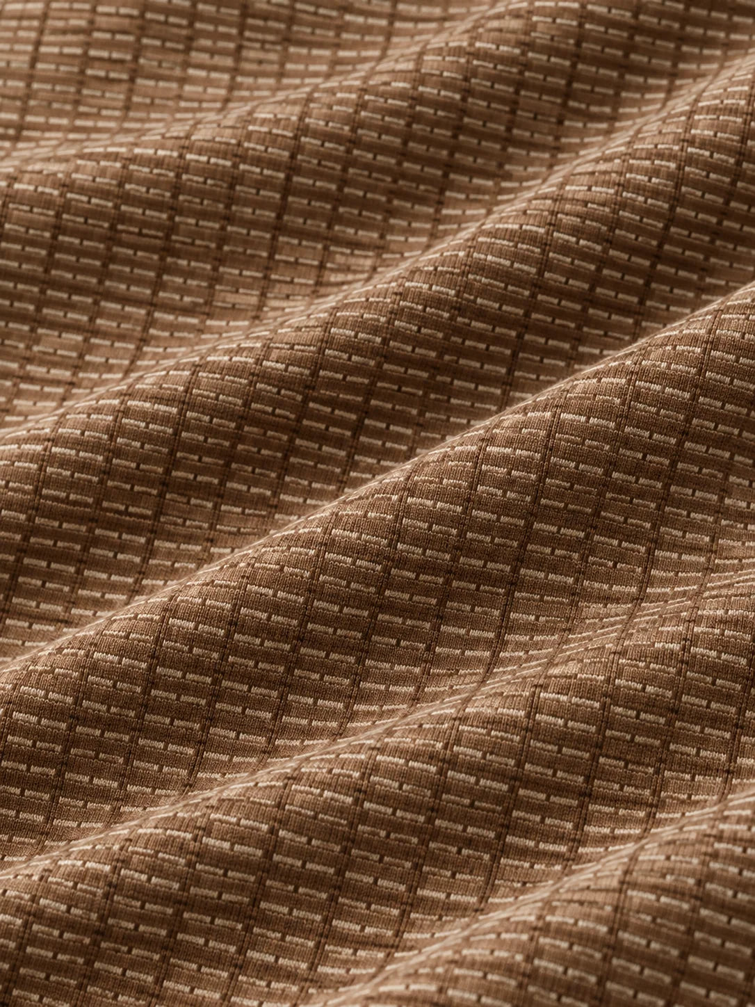 Brauner Performance-Golfpullover mit strukturiertem Muster und Viertelreißverschluss