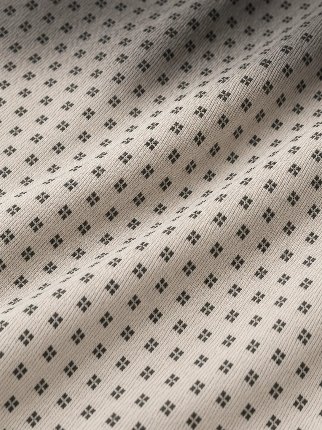 Elfenbeinfarbener Quarter-Zip-Pullover mit Farbverlauf und feinem Mikro-Muster