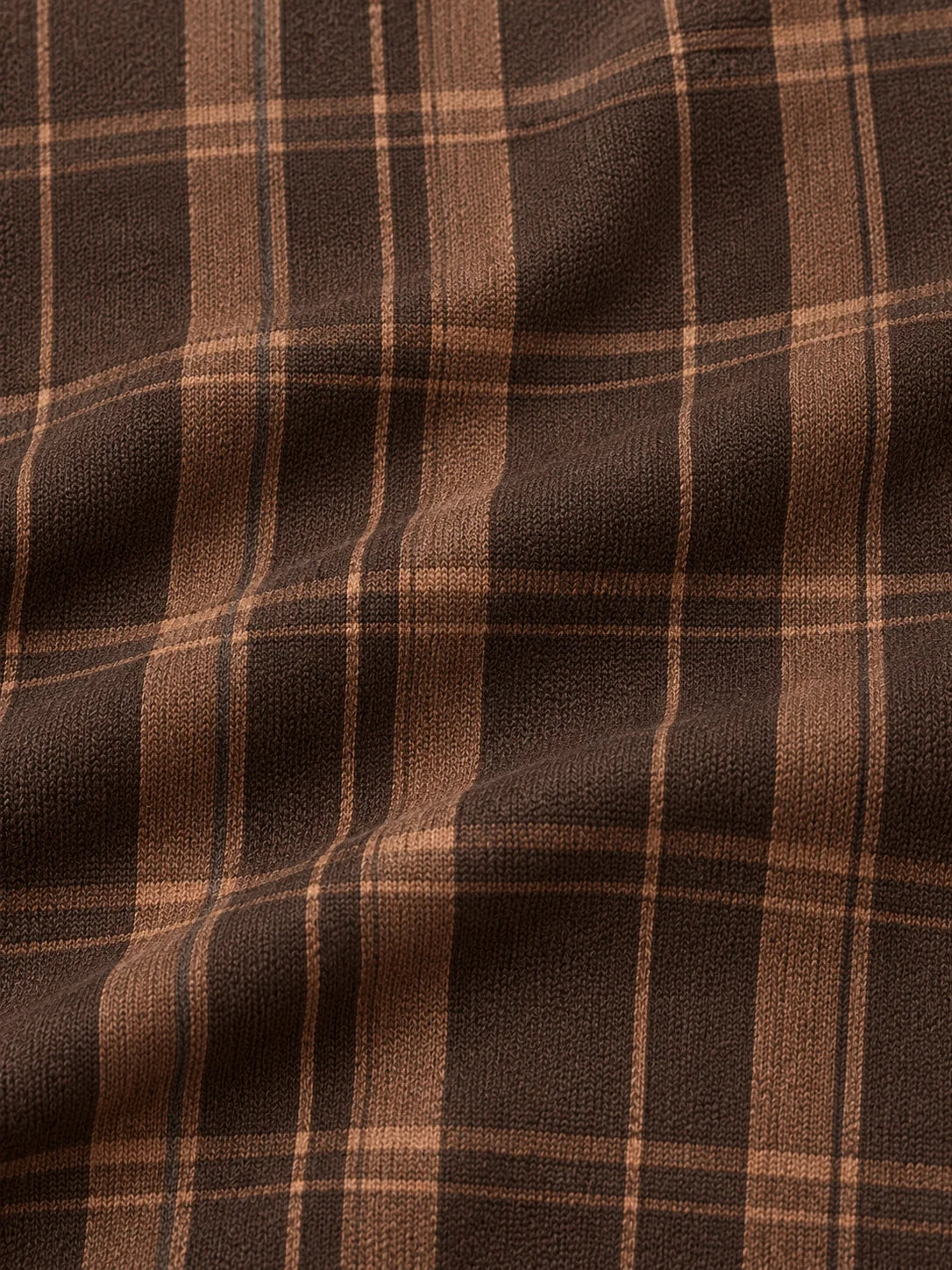 Golf-Pullover aus Funktionsmaterial in Mokkabraun mit mehrlagigem Karomuster und Viertelreißverschluss