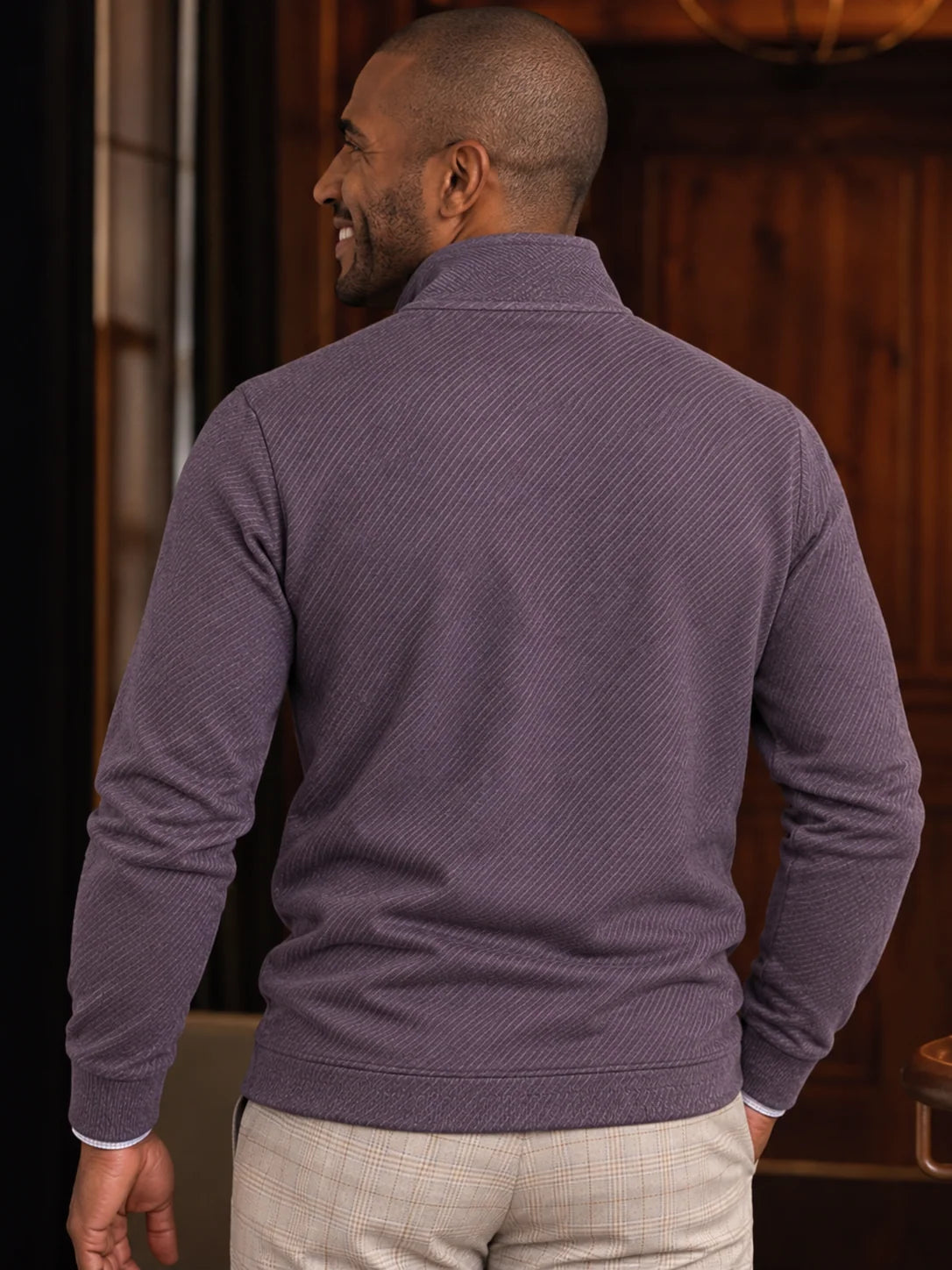 Altvioletter Golf-Pullover mit diagonalem Strukturmuster und Viertelreißverschluss